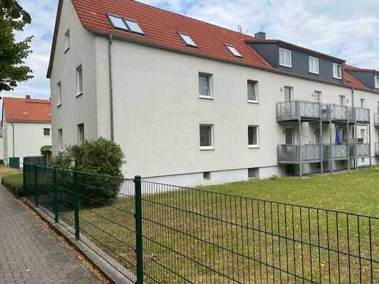 2-Raum-Wohnung mit Küche und Balkon