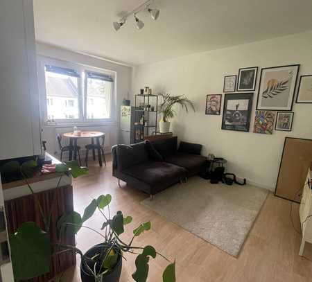 Traumwohnung: Sanierte 1-Zimmer Wohnung mit offener Küche