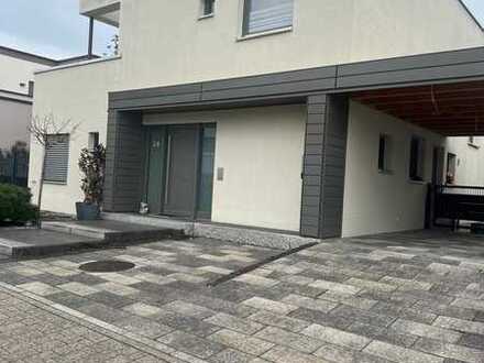 Einer der wenigen freien, eleganten Villen im Fliegerviertel von Kaiserslautern