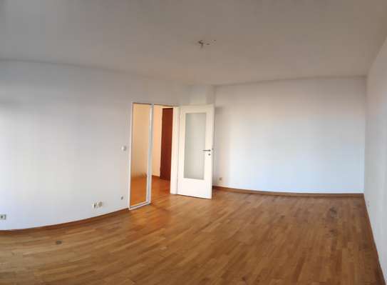 Stilvolle, modernisierte 2-Zimmer-Wohnung mit geh. Innenausstattung mit Balkon und EBK