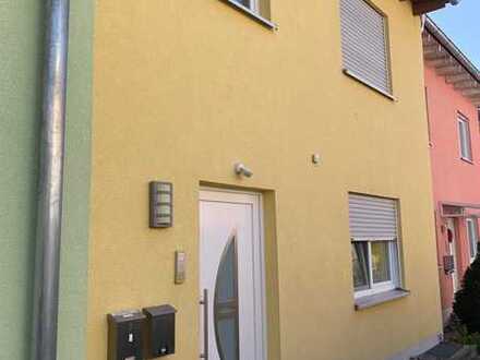 Attraktive 2-Zimmer-Wohnung mit Balkon und EBK in Hirschaid