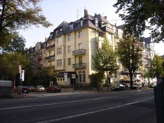 Gemütliche 3 Zimmer Altbau Dachgeschosswohnung in Wiesbaden