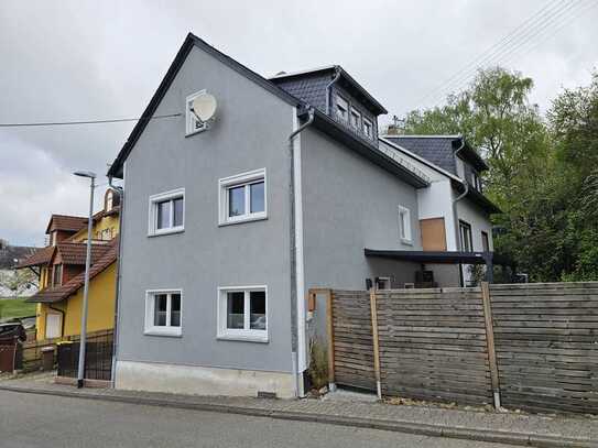 Modernisiertes Einfamilienhaus mit Baugrundstück