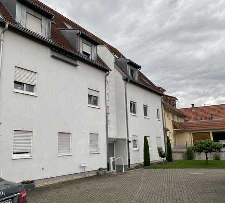 Exklusive, gepflegte 3,5-Zimmer-Maisonette-Wohnung mit Balkon in Oberderdingen