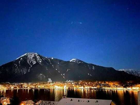 Renoviertes Haus mit unverbaubarer freier Sicht auf die Berge und den Tegernsee direkt am Leeberg