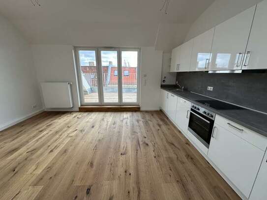 *NEU* Wunderschöne 3-Zimmerwohnung mit EBK und Dachterrasse in Pankow/ am U-Bhf. Vinetastraße (U2)