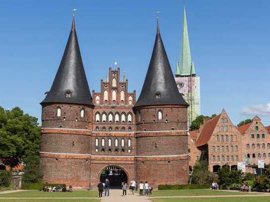 Exklusive, sanierte 1,5-Raum-Wohnung mit EBK in Lübeck