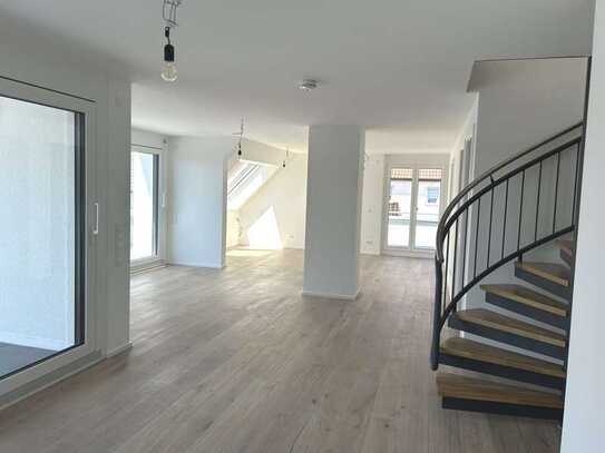 Luxuriöses 4 Zimmer Maisonette-Apartment (148 m²), Terrassen, 2 TG-Stellplätze, Keller, u.v.m.