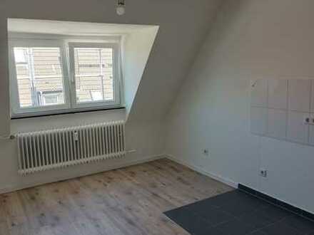 Helle 1-Zimmer-Dachgeschosswohnung in Eller