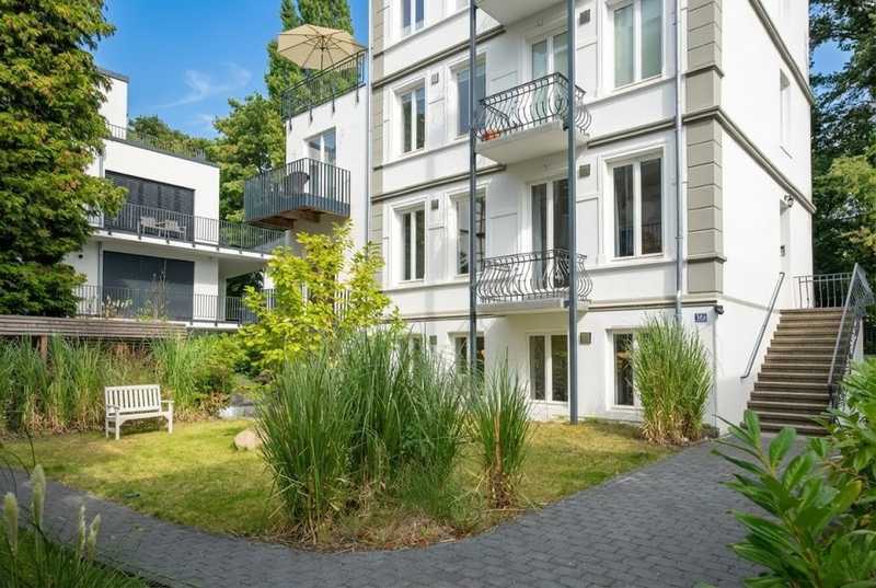 Exklusives Penthouse mit Kamin & Traum-Dachterrasse in begehrter Wohnlage in Hamburg Groß Flottbek