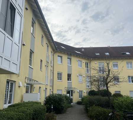 Helle 2-Zimmer-Wohnung mit schönem Balkon, EBK Kellerabteil und TG Stellplatzin Weilheim