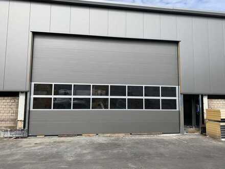 Lagerhalle in unmittelbarer Autobahnnähe