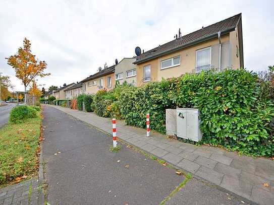 In der begehrten Stadt Bonn steht ein charmantes Haus mit Garage zum Verkauf.