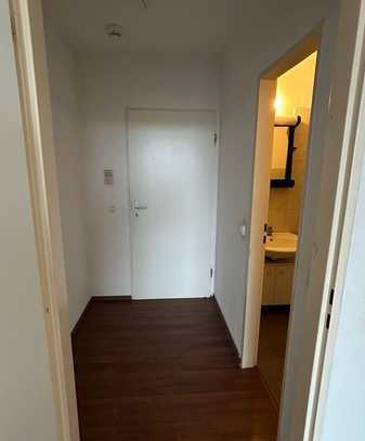 Stilvolle 1-Raum-Wohnung mit Balkon und Einbauküche in Langen (Hessen)