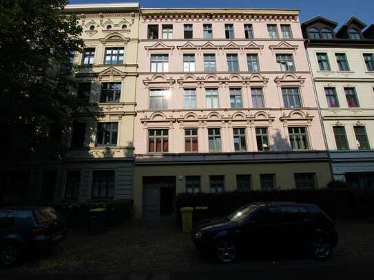 ruhige 2 Raum Wohnung im Seitenhaus mit Balkon