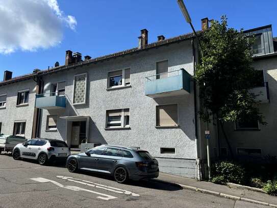 Vollständig renovierte Wohnung mit zwei Zimmern und Balkon in Pforzheim