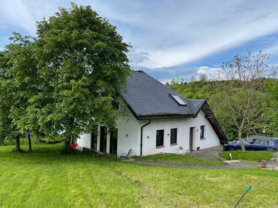 **Einfamilienhaus, Wochenendhaus in der Schneifel zu mieten**