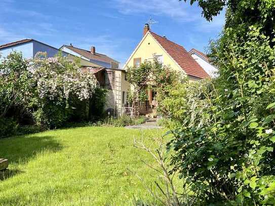 *Von Privat - Provisionsfrei* Charmantes Einfamilienhaus mit tollem Grundstück in bester Lage von GG