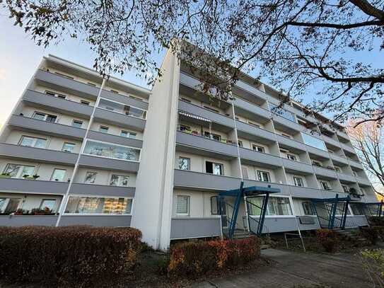 Frisch sanierte Wohnung für die kleine Familie - mit Balkon und Wannenbad!