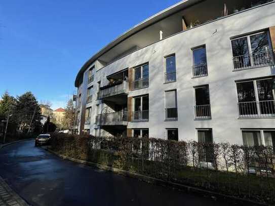 Charmante Dachgeschosswohnung mit 4 Räumen, 2 Balkonen und herrlichem Parkblick