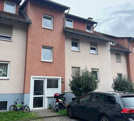 Modernisierte 3-Raum-Wohnung mit Balkon und Einbauküche in Reichelsheim