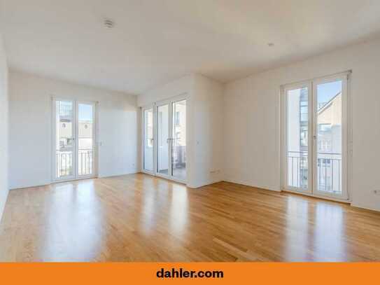 Light-flooded condominium with water views in Potsdam's Speicherstadt district