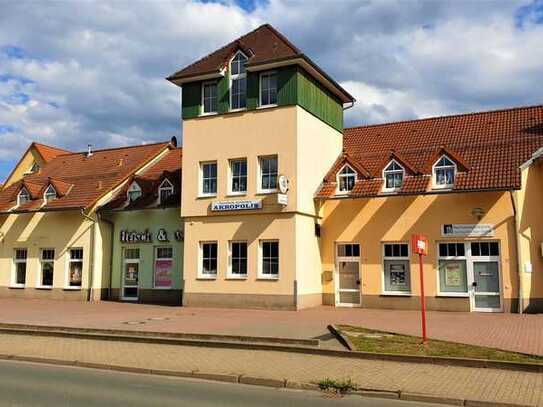 Lichtdurchflutete Praxis-/Büroflächen mit Parkmöglichkeiten