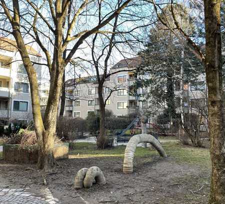 Modernisierte 2-Raum-Wohnung mit Balkon in München