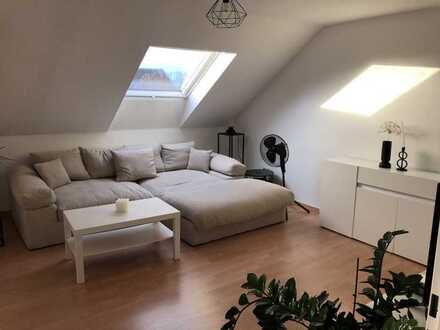 Gemütliche 2-Zimmer-Wohnung mit Balkon und Einbauküche in Neuss