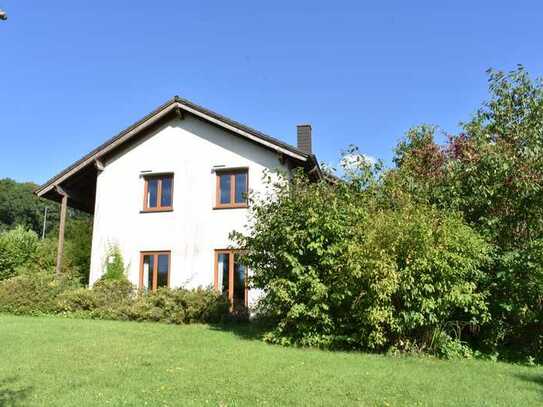 **Stilvolles Architektenhaus mit großem Grundstück, einzigartigem Weitblick, Carport und Garage**