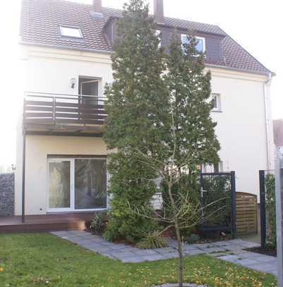 elegant-moderne EG-Wohnung mit designtem Garten in zentrumsnaher, ruhiger Lage mit vielen Extras