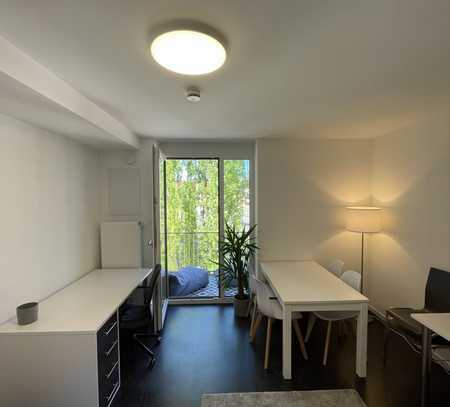 Stilvolle 1-Raum-DG-Wohnung mit Balkon und Einbauküche in Passau