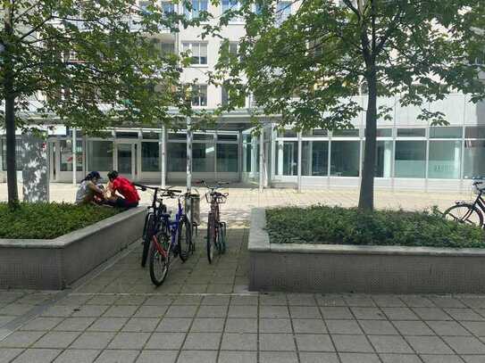 Großzügiges und luftig modernes Büro mit hervorragender Verkehrsanbindung