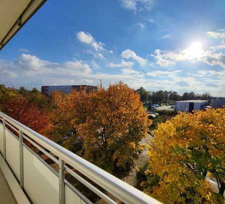 2-RW - ideal für Singles oder Studenten - Balkon - Aufzug - Bad mit Dusche -ab sofort!