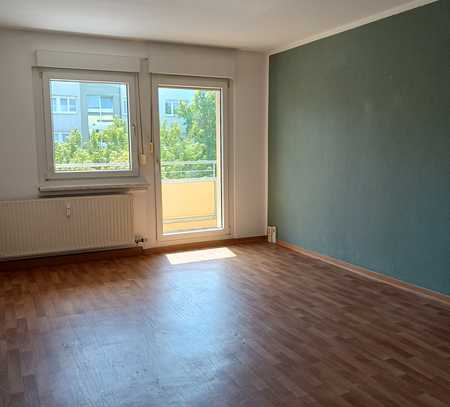 3 Raum Wohnung mit Balkon zum selbst verwirklichen