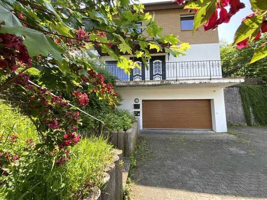 Wohnhaus mit Einliegerwohnung in guter Lage mit tollem Ausblick