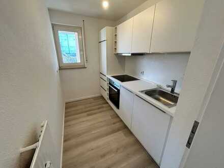 Erstbezug nach Sanierung mit Einbauküche und Balkon: exklusive 2-Zimmer-Wohnung in Schorndorf
