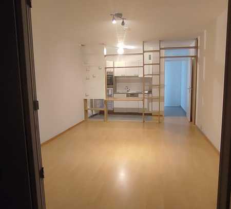 Hochwertige, renovierte 1-Raum-Single - Wohnung mit Balkon und EBK in Freiburg i. Brsg.