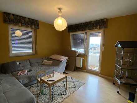 In RENOVIERUNG | Hervorragend geschnittene 3 Zimmer Wohnung | Balkon und Gemeinschaftsgarten