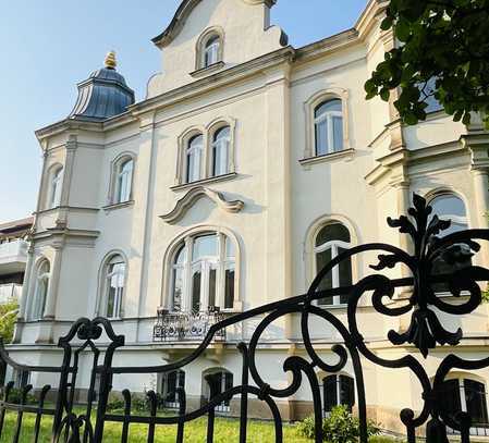 Großzügige 3-Zimmer-Dachgeschoss-Wohnung am Großen Garten