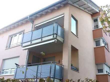 Stilvolle, gepflegte 4-Zimmer-Wohnung mit Balkon und Einbauküche zentral in Bad Krozingen