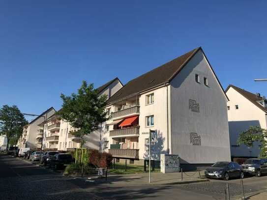 Erstbezug nach Modernisierung / schönes Dachgeschoss-Appartement in Köln-Buchheim