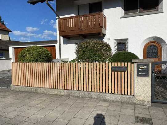 Schöne, geräumige zwei Zimmer DG Wohnung in München, Trudering