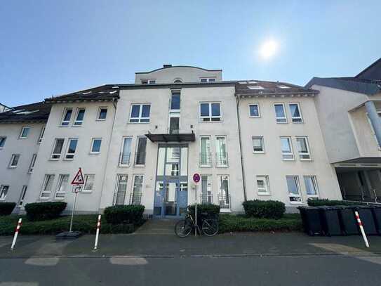 Siegburg: zentral und ruhig gelegene 3 Zimmer-Wohnung, Terrasse, ca. 76 m², Stellplatz