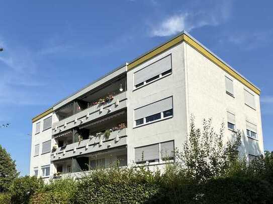 Stilvolle, helle 4-Raum-Hochparterre-Wohnung mit gehobener Innenausstattung mit Balkon in Darmstadt