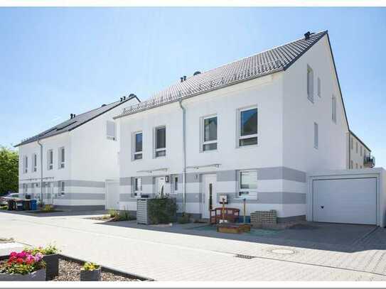 Erstbezug: Günstige 3-Raum-Doppelhaushälfte mit EBK in Altenbamberg