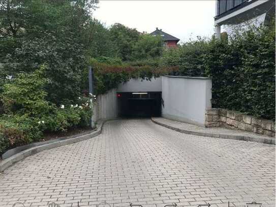 Garage/ Tiefgarage / Stellplatz zu vermieten