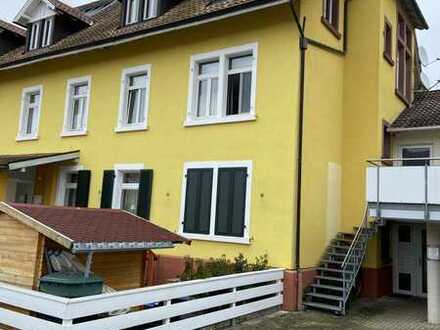 1-Raum-Wohnung in Ebringen, mit sep. Bad, DG, Ortsmitte