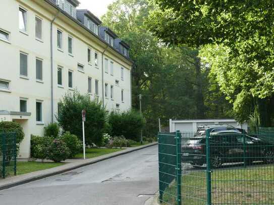Freundliche und gepflegte 3-Raum-Erdgeschosswohnung mit Balkon in Mönchengladbach
