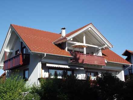 Moderne Dachgeschoss-Wohnung mit großer Südterrasse in Riederau